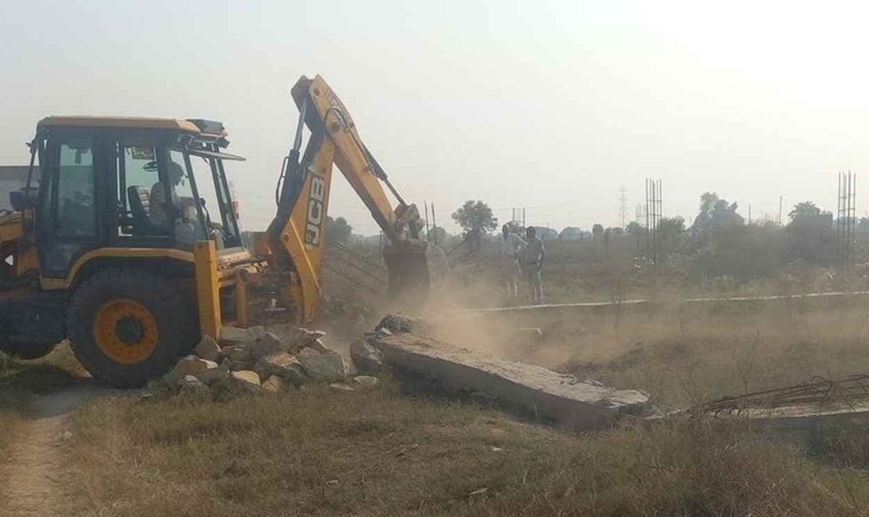 रेवाड़ी और बावल में चला DTP का बुल्डोजर