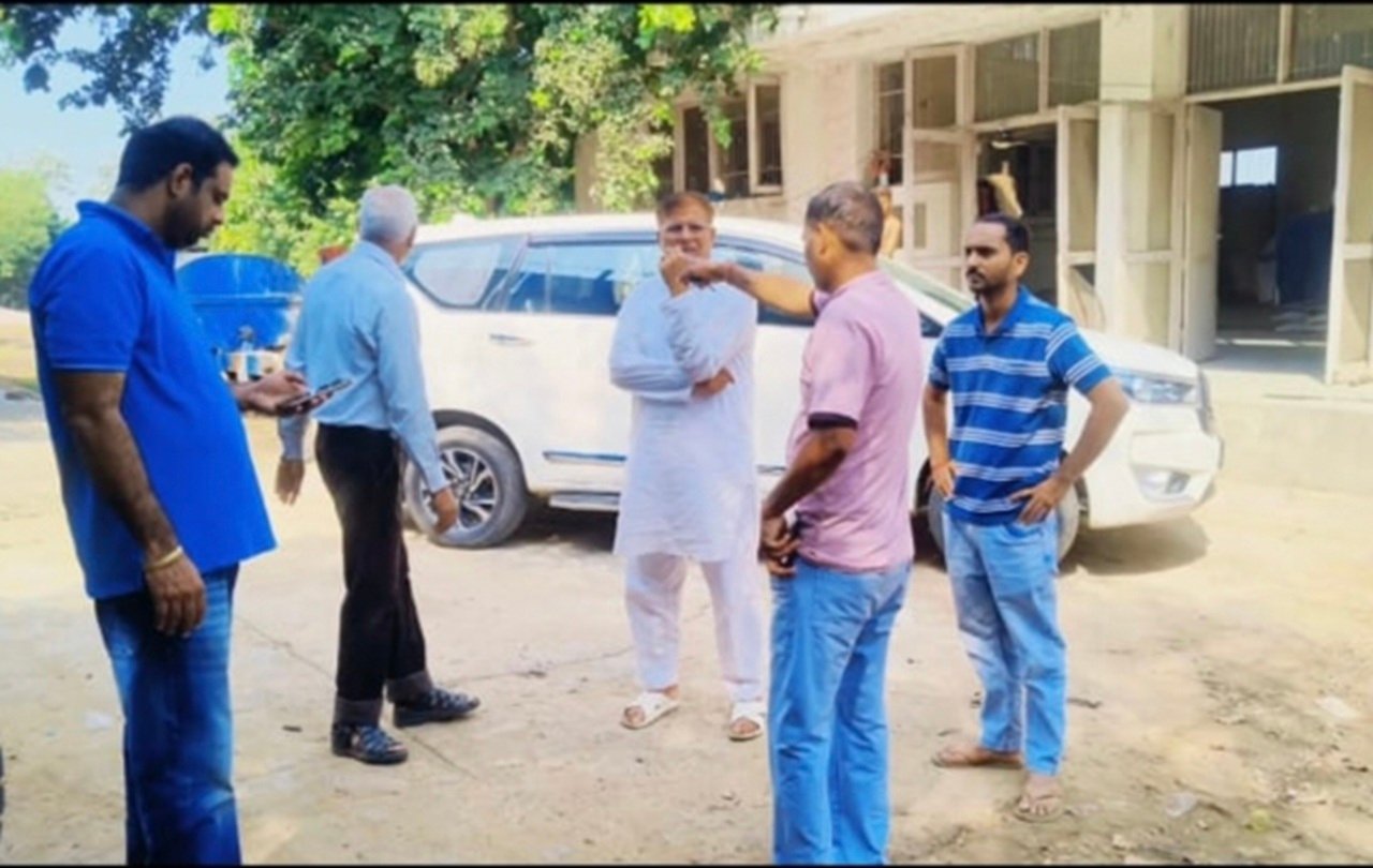 धारूहेड़ा खेल स्टेडियम का चेयरमैन अजय जांगडा ने किया निरीक्षण समस्याओं को लेकर खेल मंत्री को भेजी शिकायत 