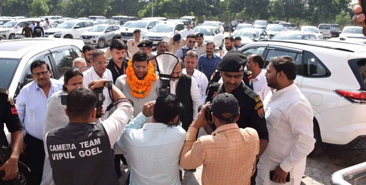 रेवाड़ी (Best E News)। कैबिनेट मंत्री विपुल गोयल ने ने कहा कि महाराजा अग्रसेन के विचार और जीवन मूल्य आज भी समाज के लिए प्रासंगिक हैं।